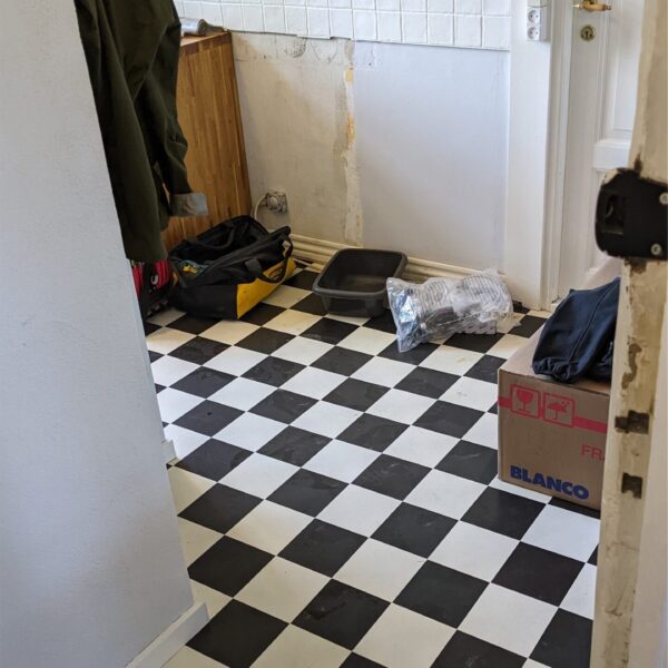 8 floorandapliances scaled 1 600x600