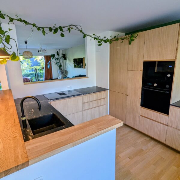 PXL 20241023 1044143432 min 600x600